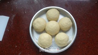 Middle-type Flower Liuhe Bread recipe