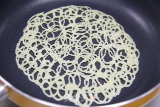 Baby’s Creative Breakfast, Egg Pancakes Can Still Play Like this recipe