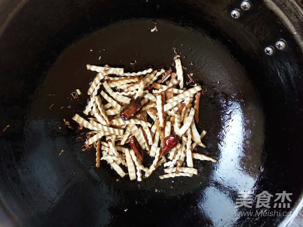 Red Pepper Dried Bean Curd Mixed with Bitter Chrysanthemum recipe