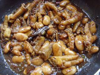 [flying Birds and Beasts]: Braised Chicken Feet with Pu'er Tea recipe