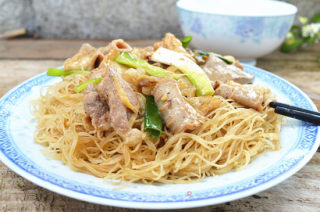 [the Breakfast in Memory] ---------fried Rice Noodles with Lean Pork and Pork recipe