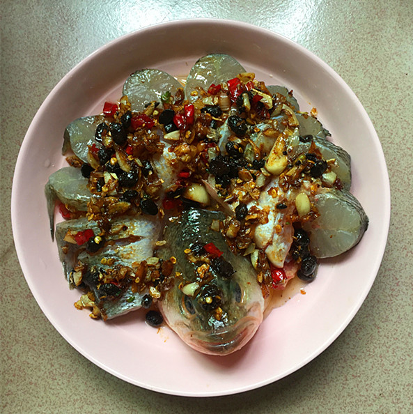 Steamed Peacock Kaiping Perch with Tempeh recipe