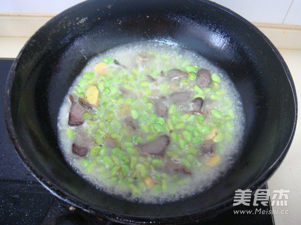 Stir-fried Duck Gizzards with Green Pepper and Edamame recipe