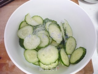 Scrambled Eggs with Cucumber recipe