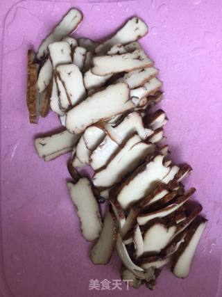 Stir-fried Chili with Cowhide Dried Seeds recipe