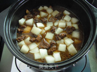 A Nutritious Appetizer in Winter-beef Stew with Radish recipe