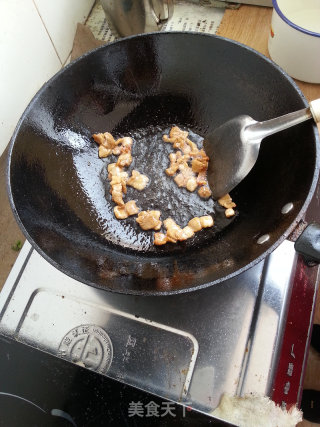 Fried Pork with Zucchini, Apricot and Baoru recipe