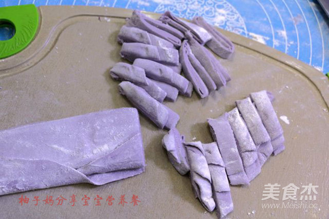 Purple Cabbage Hand Rolled Noodles recipe