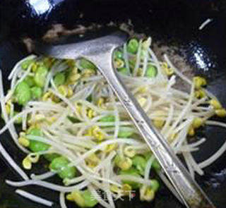 Fried Broad Bean Meat with Soy Sprouts recipe