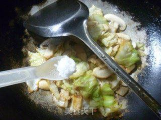 Stir-fried Cabbage with Pork Belly and Mushrooms recipe