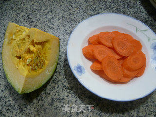 Stir-fried Japanese Pumpkin with Carrots recipe