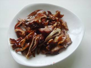 Stir-fried Bitter Gourd with Cured Pig Ears recipe
