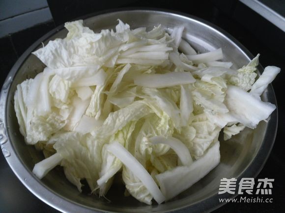 Stewed Cabbage with Pork Skin recipe