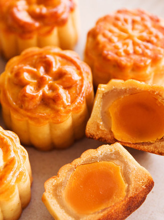 Come and Watch The Cantonese-style Moon Cakes of this Year's Fire and Reveal The Secrets recipe