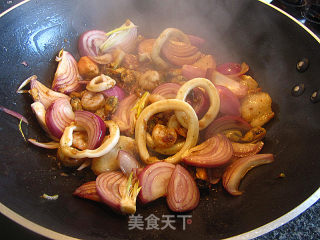 Fried Onion with Seafood recipe