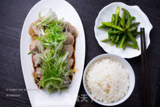 Kitchen Xiaobai’s New Year's Dishes: Chicken Drumsticks with Chives and Chives recipe