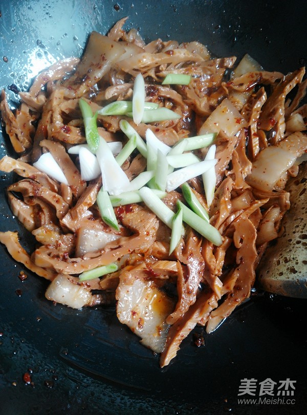 Stir-fried Dried Bamboo Shoots with Twice-cooked Pork recipe