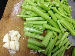 Stir-fried Water Spinach recipe