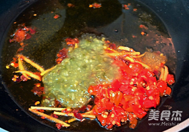 Baked Grilled Fish with Pickled Peppers and Basil recipe