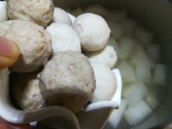 Shuangwan Radish Soup recipe