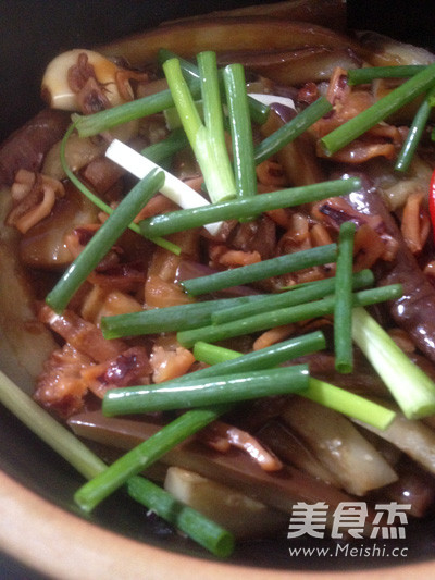 Dried Squid and Eggplant in Clay Pot recipe