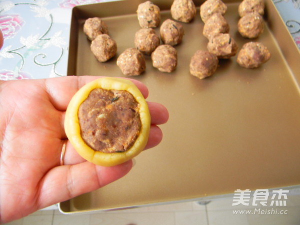 Cantonese-style Red Bean Paste and Minced Meat Mooncakes recipe