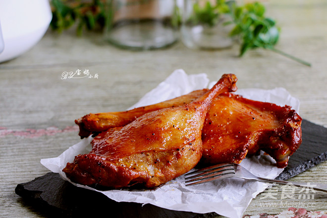 Roasted Duck Leg with Honey Sauce and Black Pepper recipe