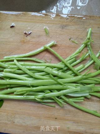 Sour and Spicy Convolvulus Stem recipe