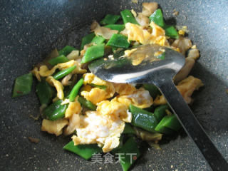 Fried Duck Eggs with Mustard Oil and Beans recipe