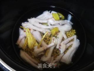 Chicken Feet Soy Soup recipe