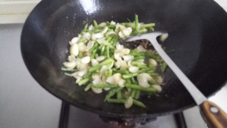 Stir-fried Shrimp with Asparagus and Lily recipe