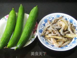 Stir-fried Shrimp with Loofah recipe