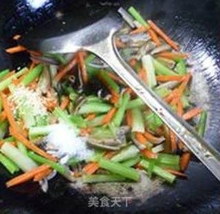 Stir-fried Eel with Celery recipe
