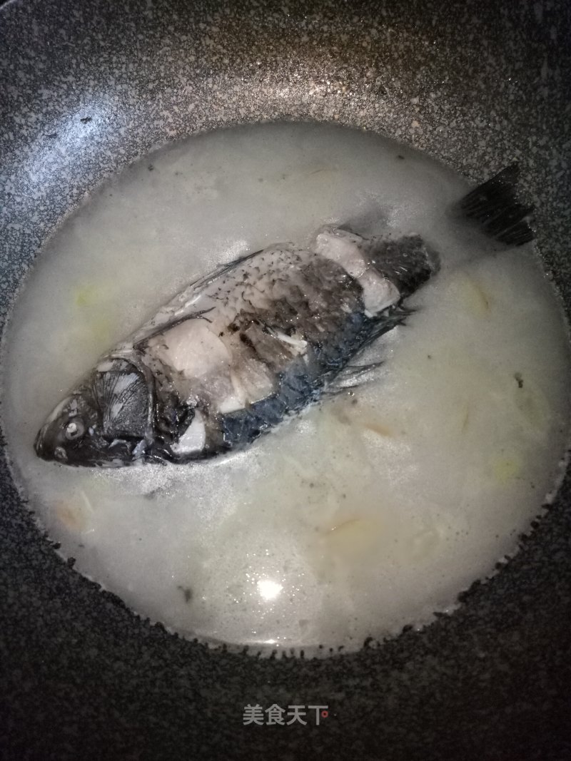 Yuezi Meal# Crucian Fish Soup recipe