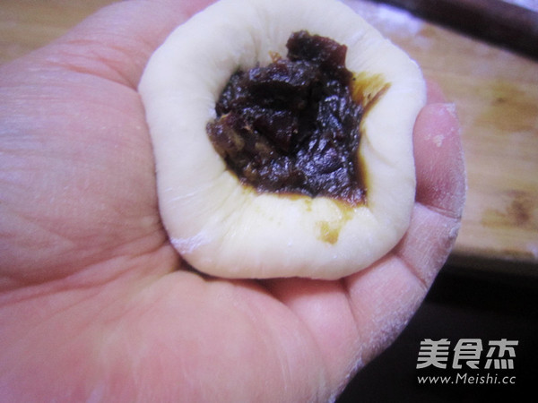 Bean Paste Heart-shaped Buns recipe