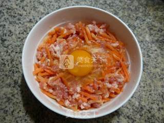 Steamed Minced Pork with Egg and Carrot recipe