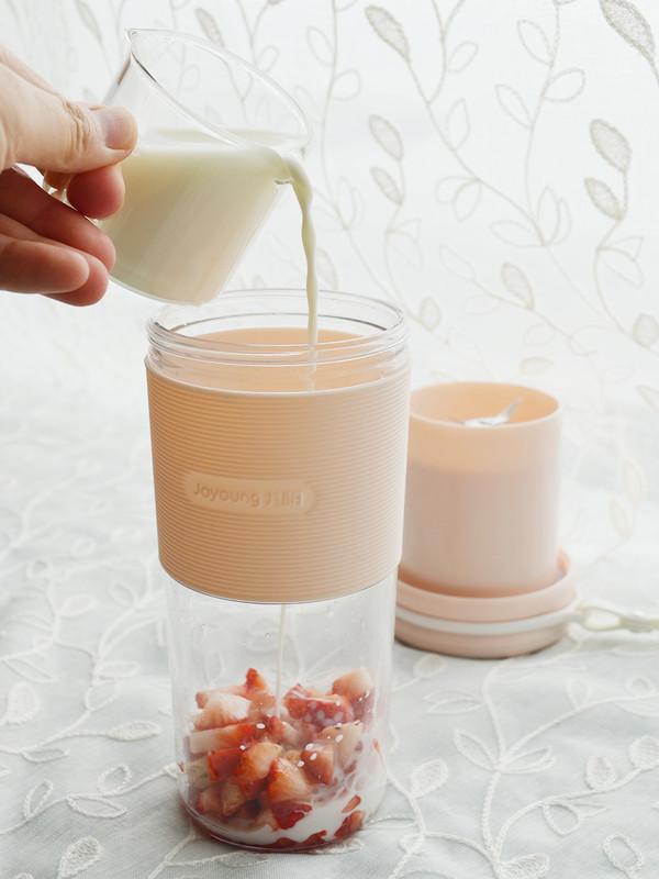 Strawberry Milkshake recipe