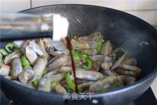 Spicy Stir-fried Xiao Ren Er Xian recipe