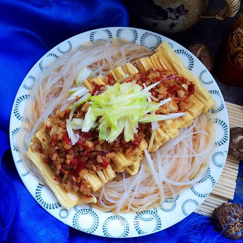 Steamed Yuba with Garlic Vermicelli recipe