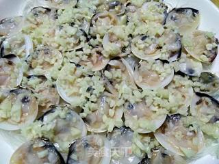 Steamed White Clams with Garlic Vermicelli recipe