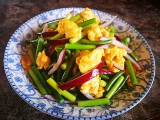 Scrambled Eggs with Garlic and Green Onions recipe