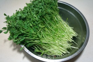 Pea Sprouts Mixed with Tofu Shreds recipe