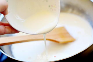 A Popular Dessert Full of Q-shredded Coconut Milk Cubes recipe