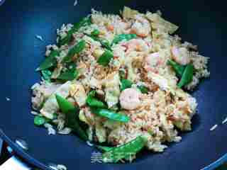 Fried Rice with Shrimp and Egg in Thai Sauce recipe