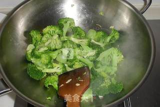 Stir-fried Shrimp with Garlic Broccoli recipe