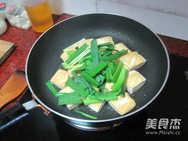 Grilled Tofu with Hunan Spicy Sauce and Garlic Miao Miao recipe