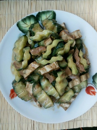Garlic Tahini with Cucumber and Dried Tofu