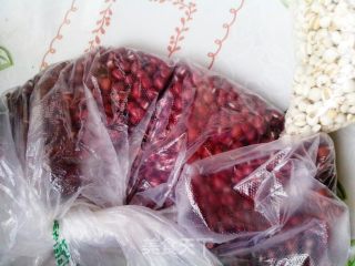 Red Bean and Barley Water for Removing Dampness and Strengthening Spleen recipe