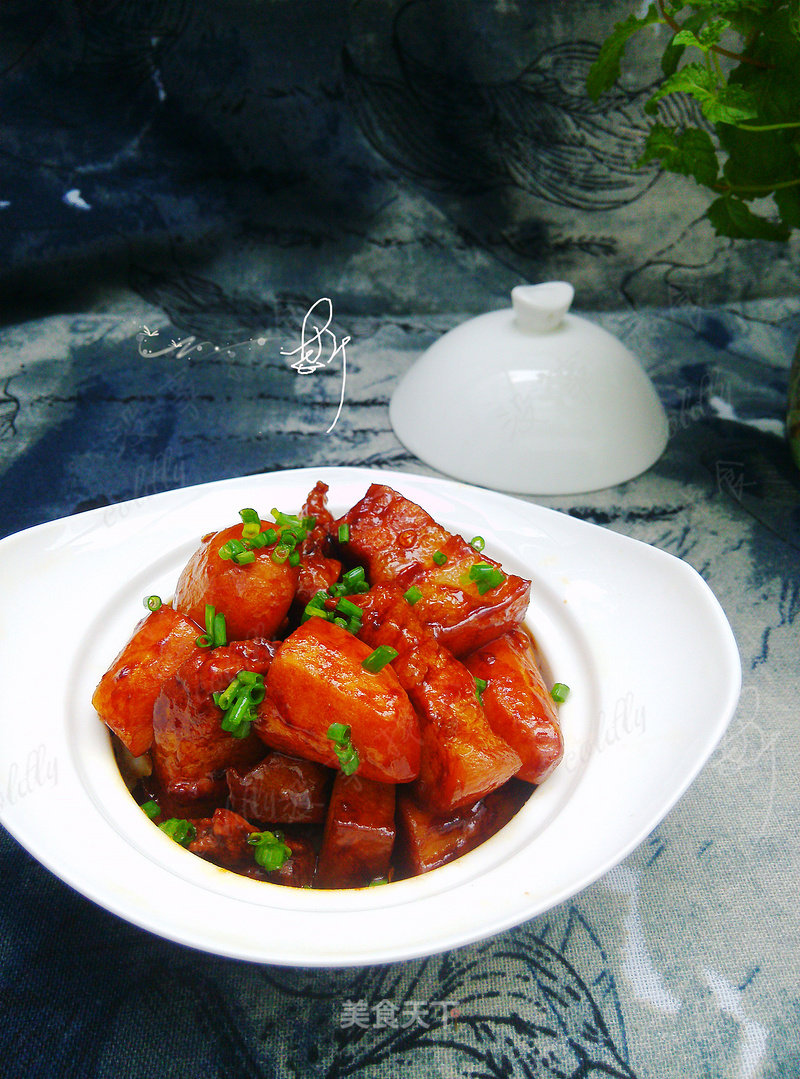 Braised Pork Belly with Small Taro