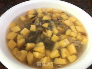 Peach Gum Loquat Soup recipe